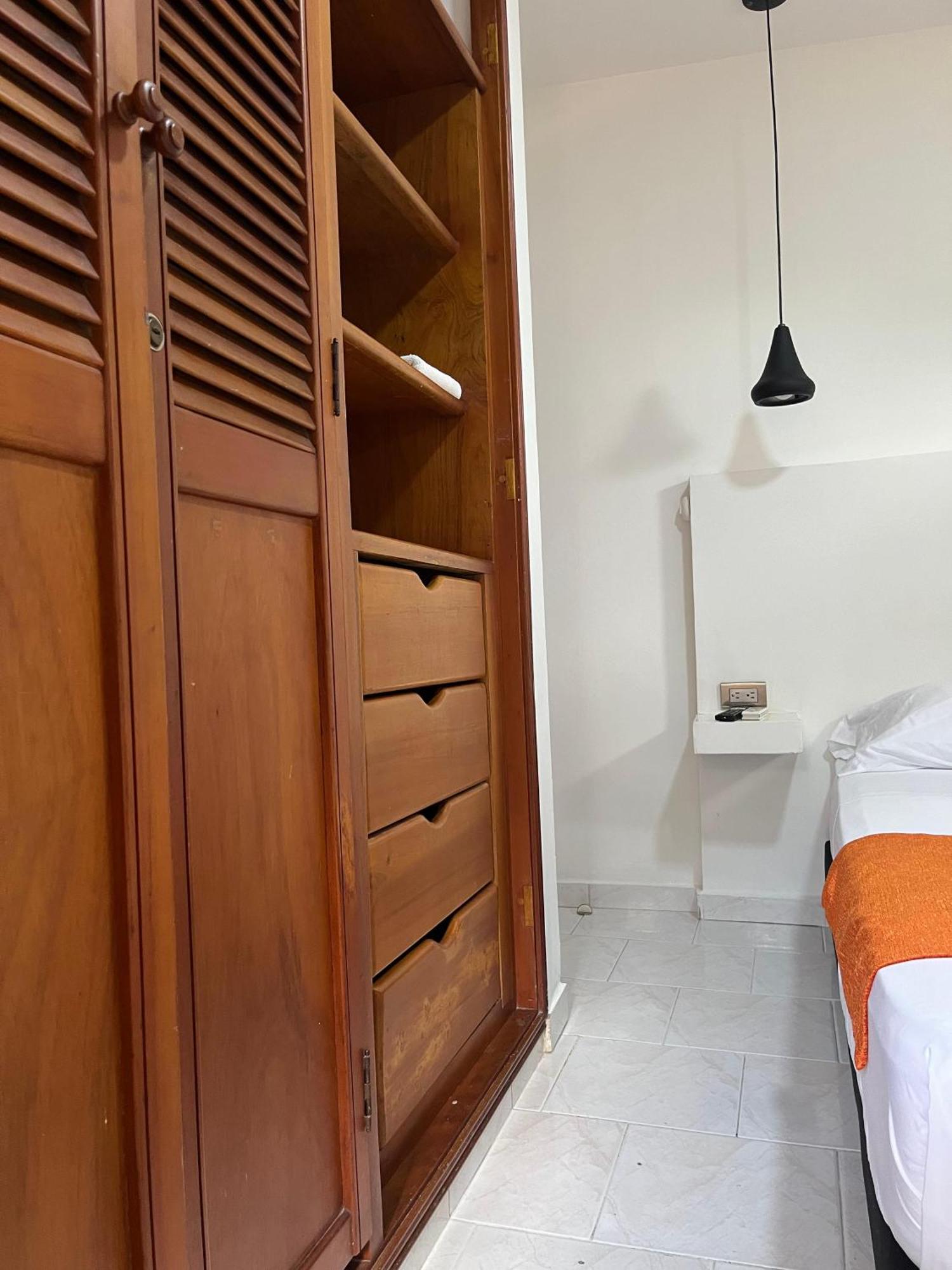 La 10B Hostel Cartagena Luaran gambar